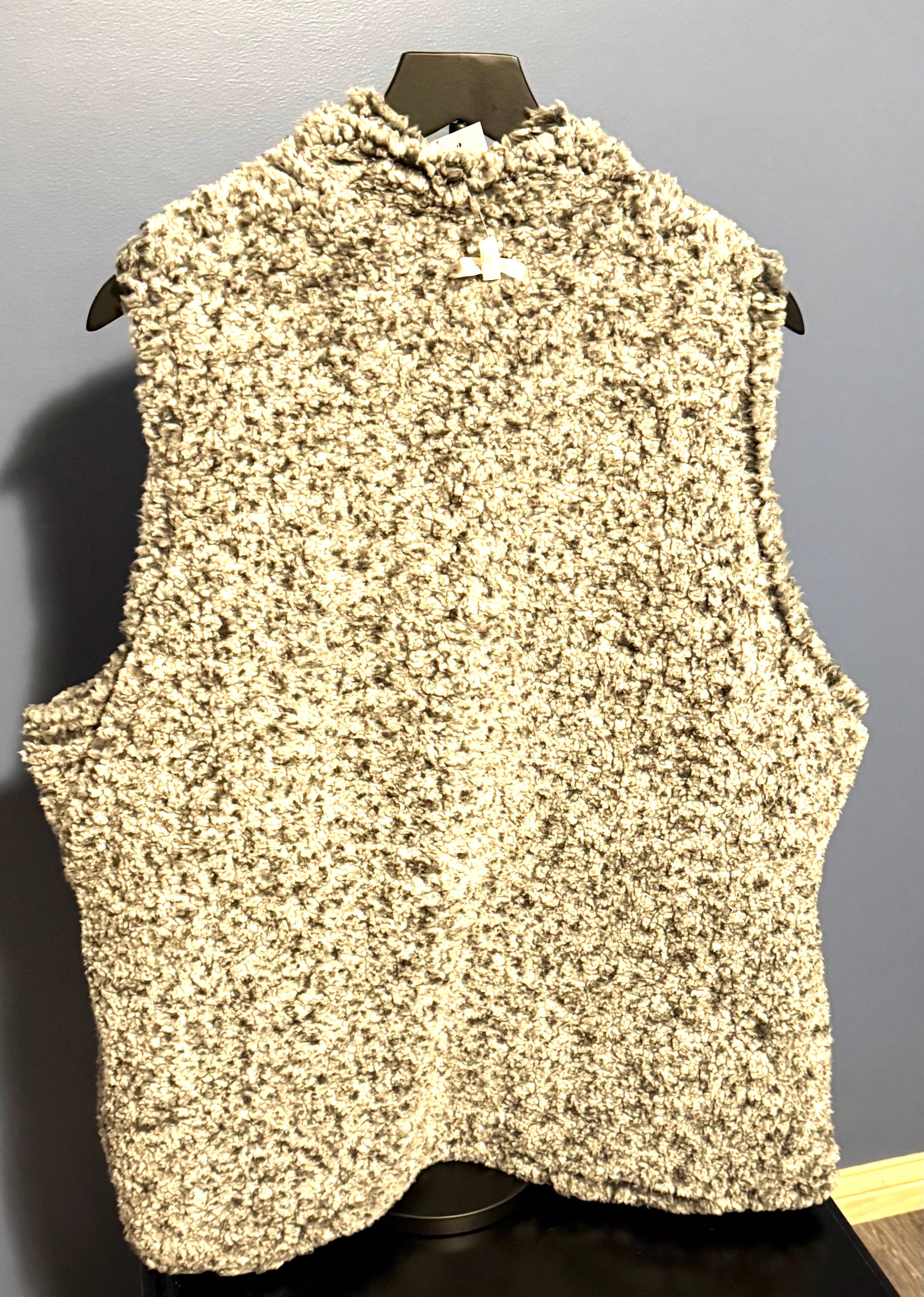 Maurices Reversible Vest – NWT Plus Size 2 | Final Sale – No Returns