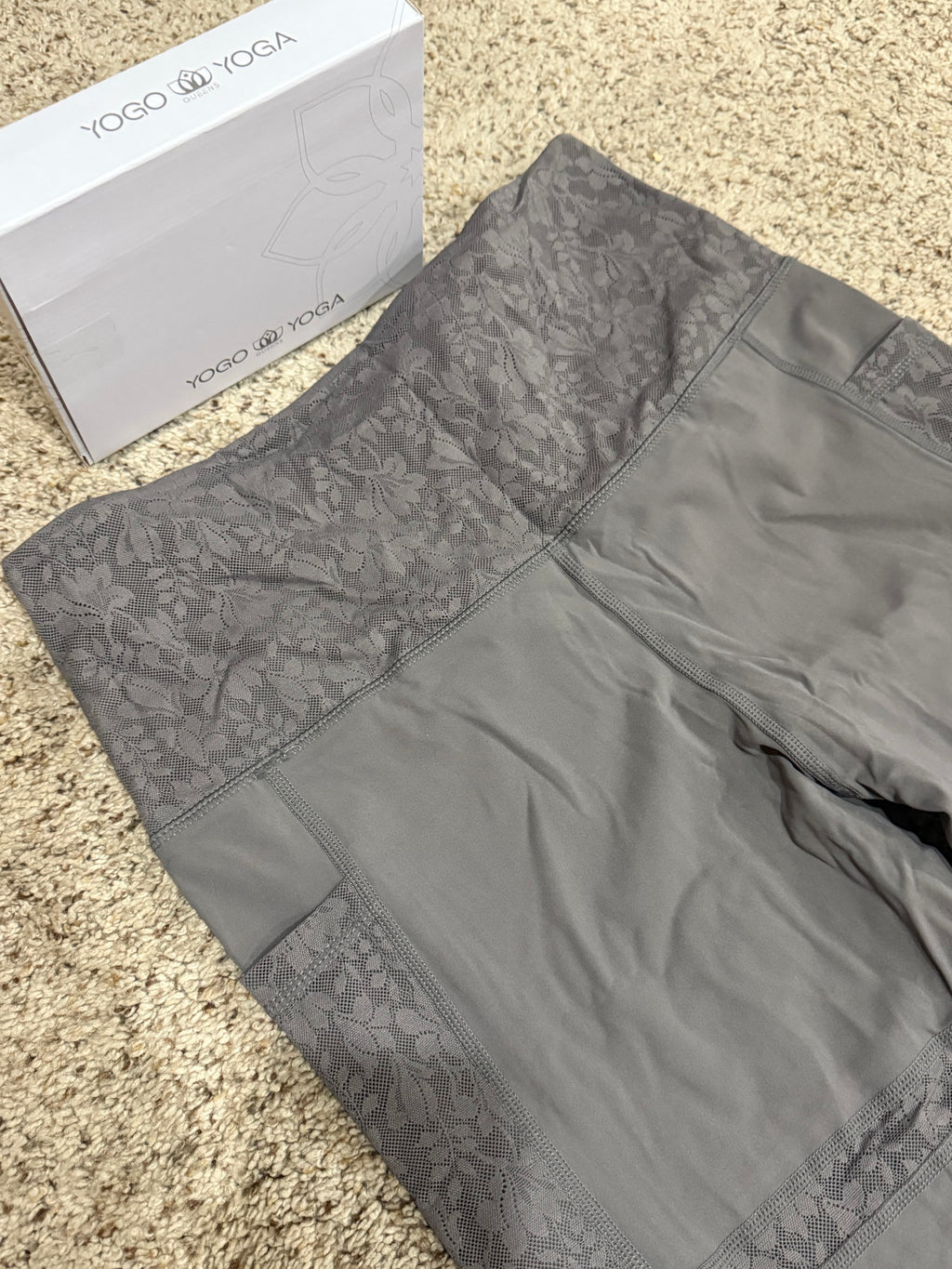 Yogo Yoga Queens Women's Leggings – Gray Lace Accent