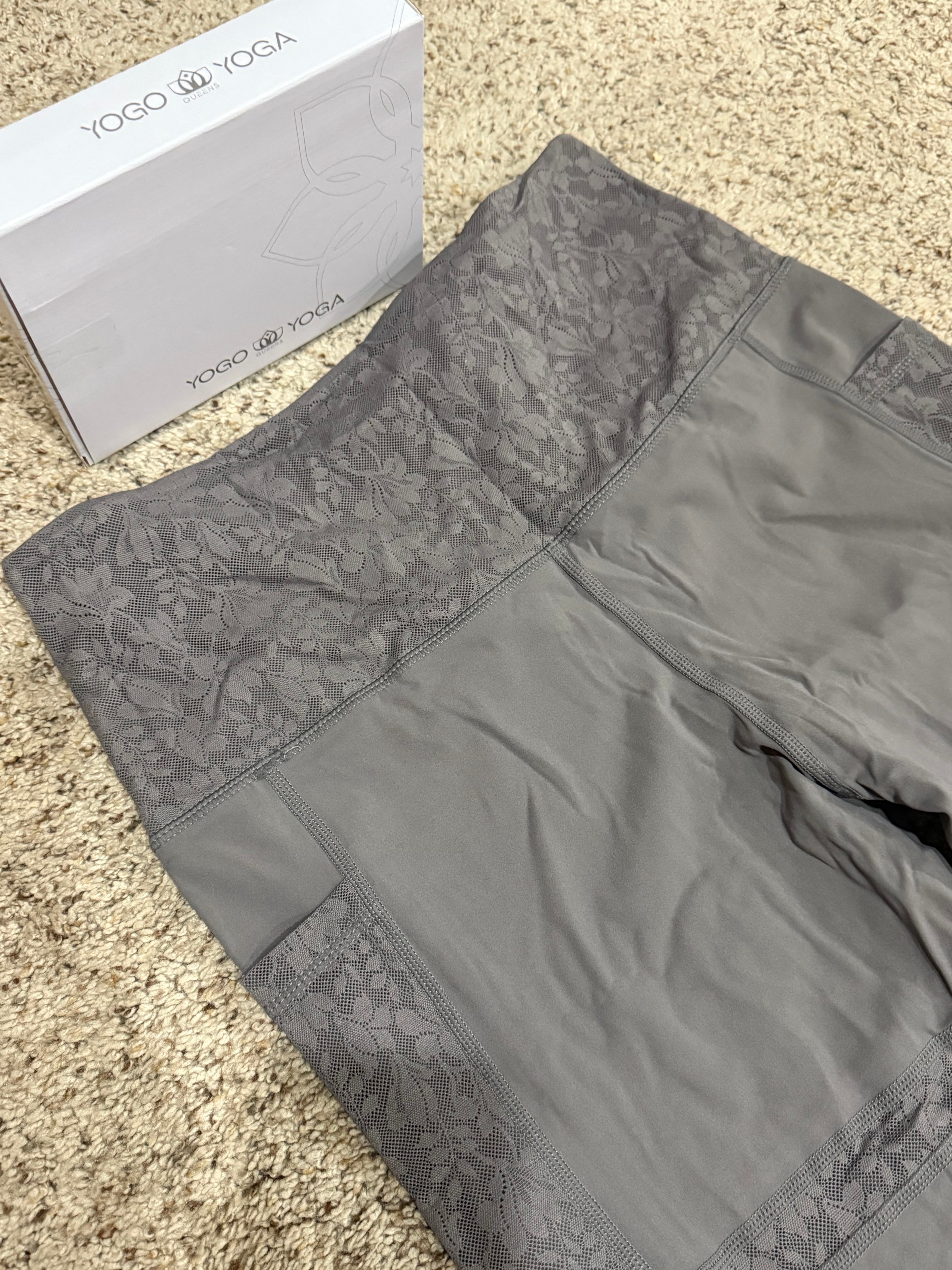 Yogo Yoga Queens Women's Leggings – Gray Lace Accent