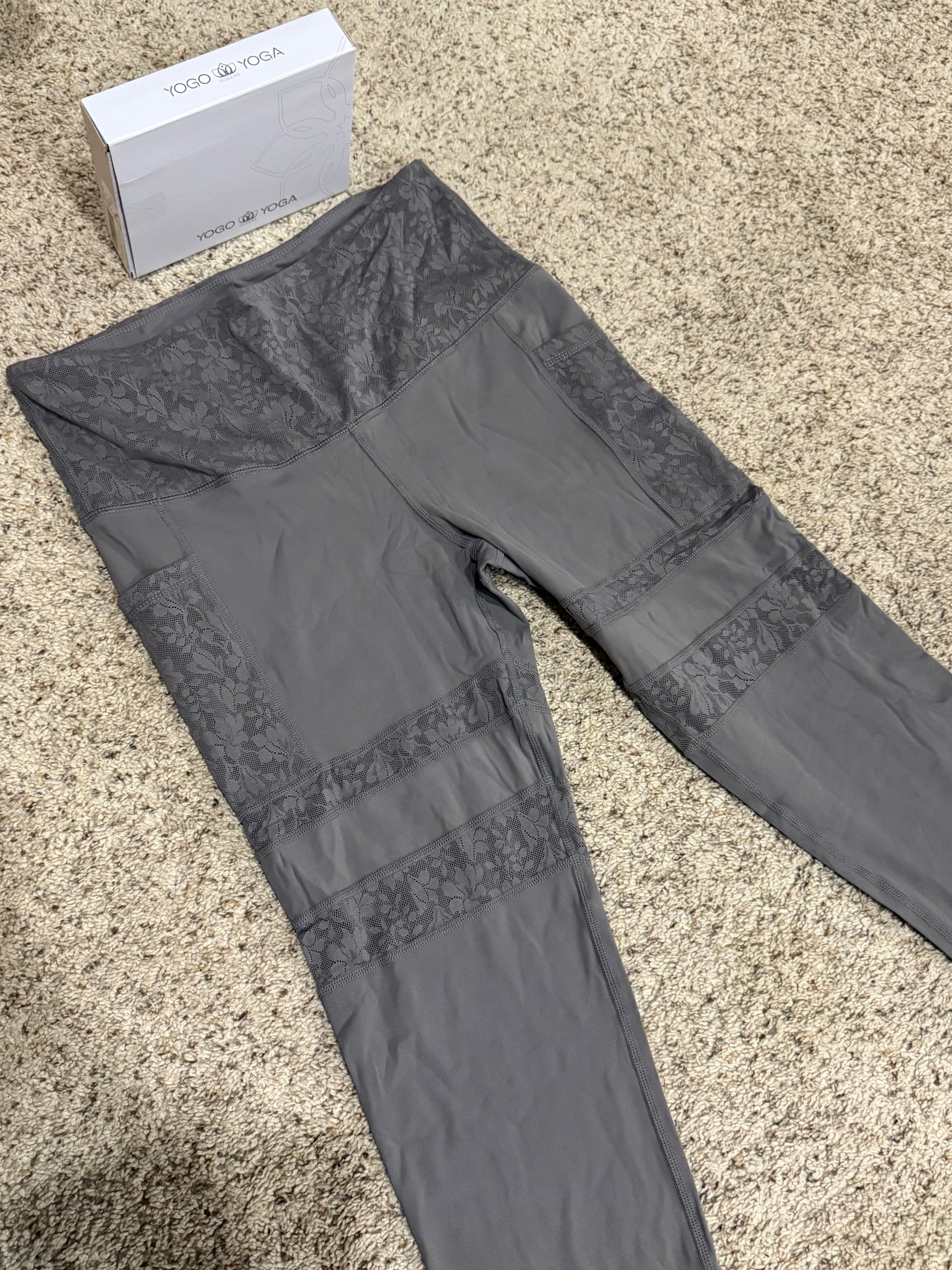 Yogo Yoga Queens Women's Leggings – Gray Lace Accent