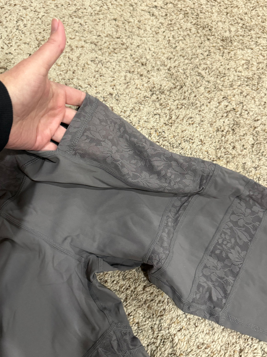 Yogo Yoga Queens Women's Leggings – Gray Lace Accent