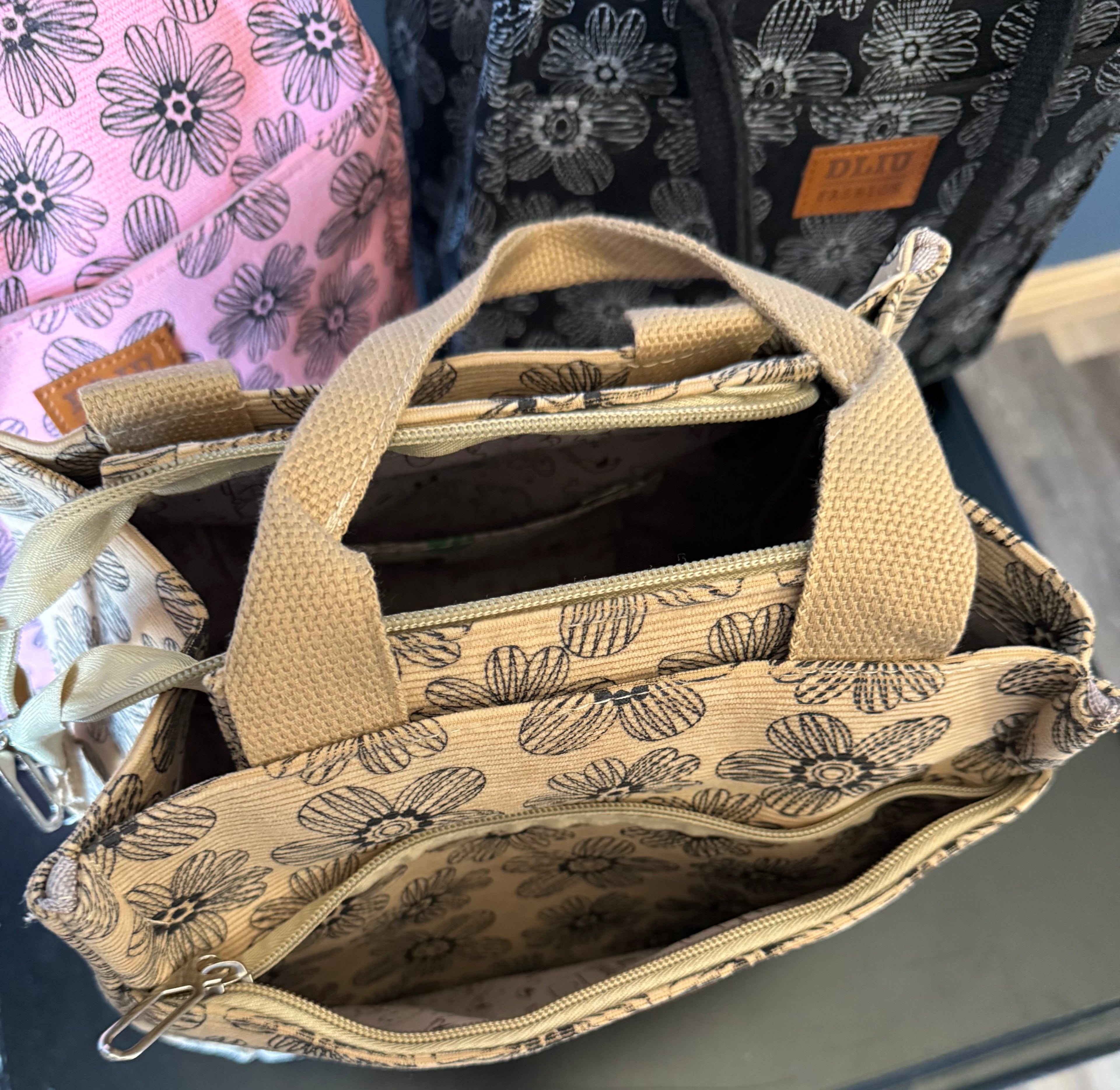 Flannel Printed Tote Purse – Zipper Handbag (Pink, Beige, Black)