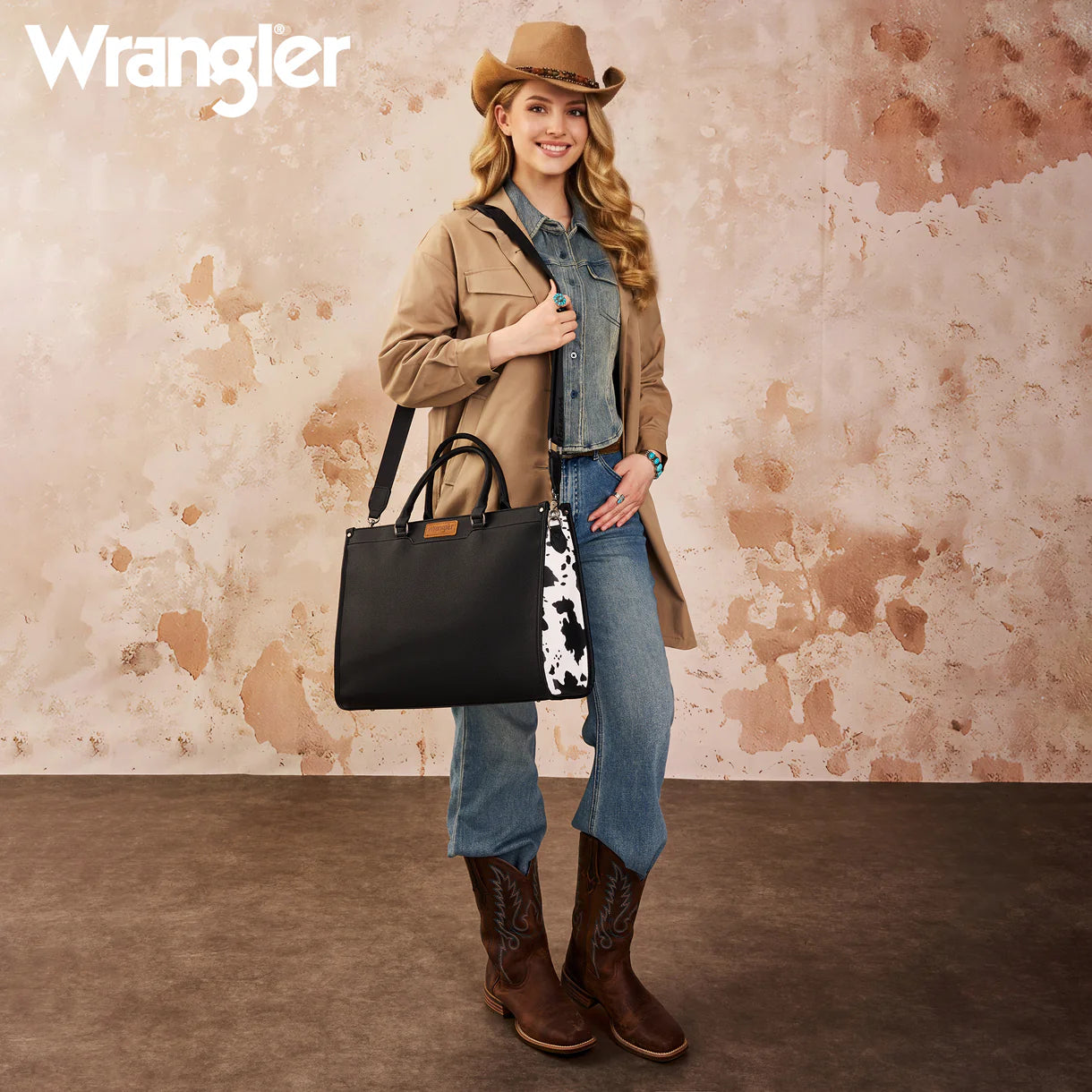 Wrangler Carry All Large Tote Work Tote Crossbody: Cow-Black